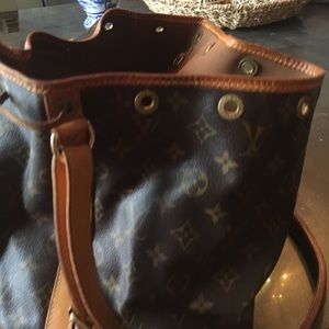 Louis Vuitton bag used.